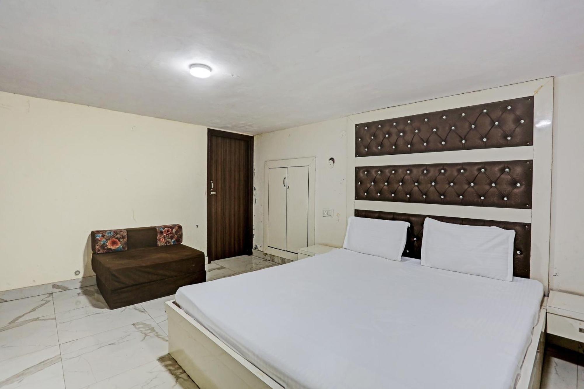 Hotel O Saffron Night Stay Amritsar Exteriör bild