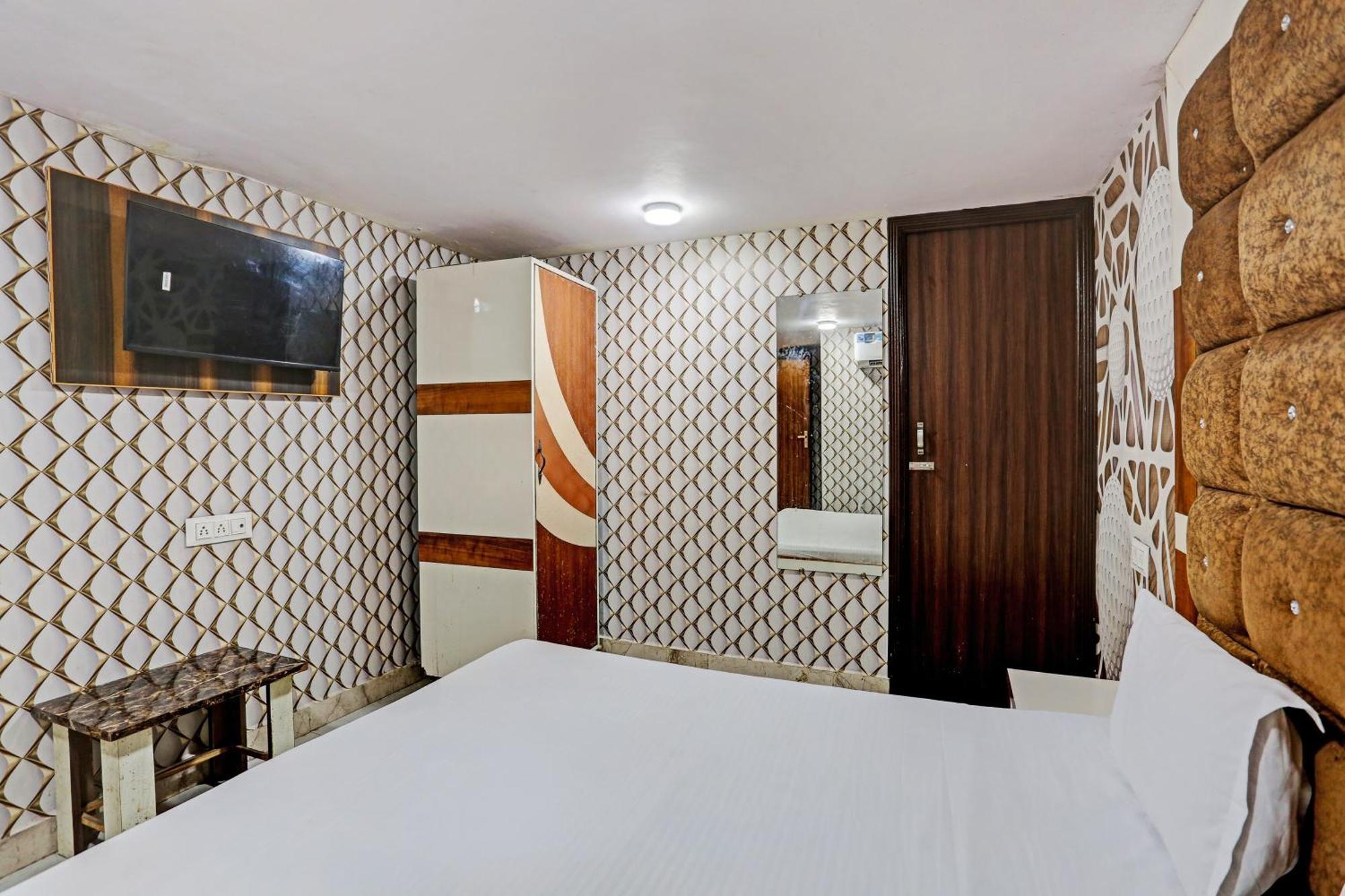 Hotel O Saffron Night Stay Amritsar Exteriör bild